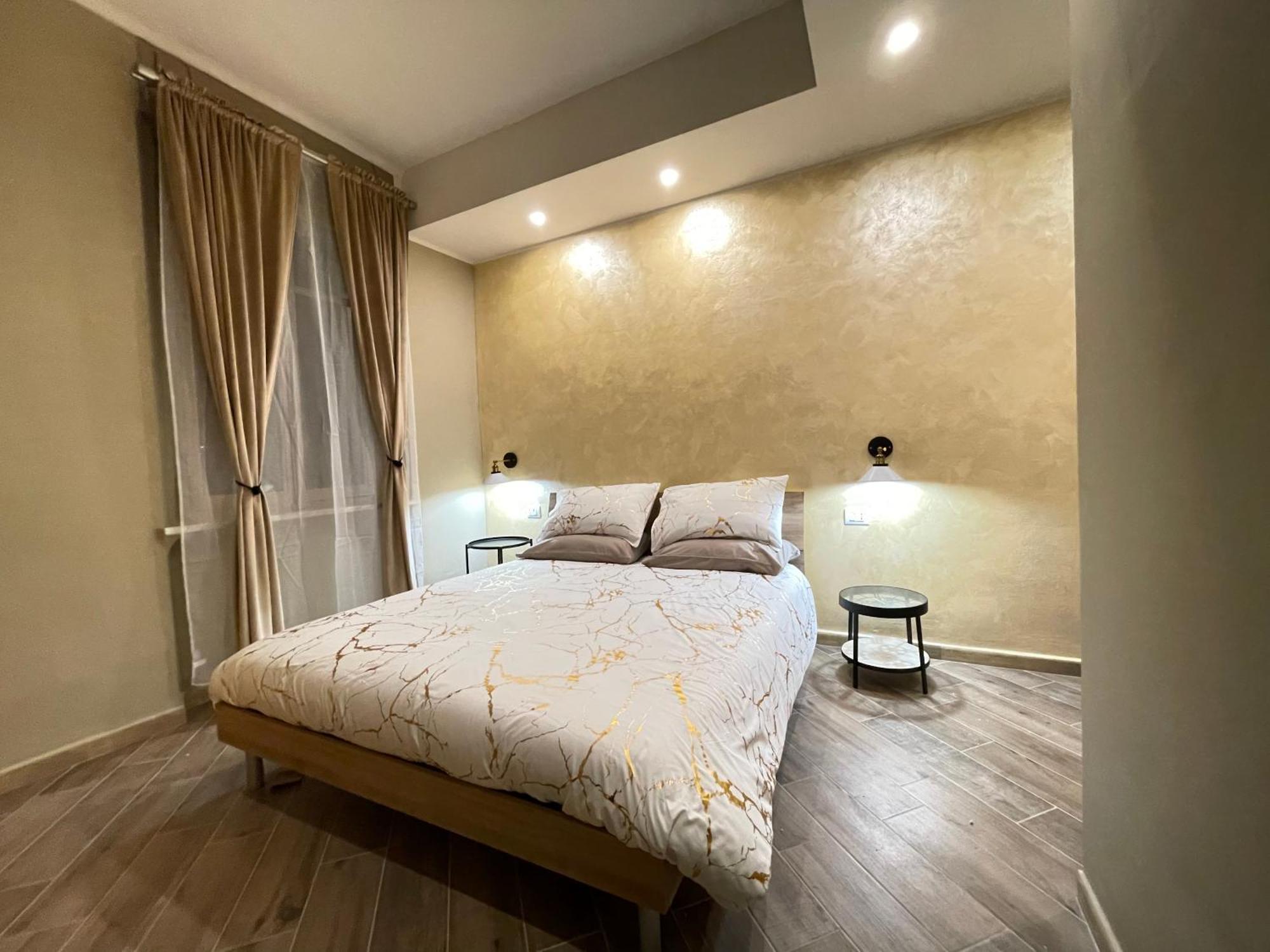 Golden House-super View On * Torino